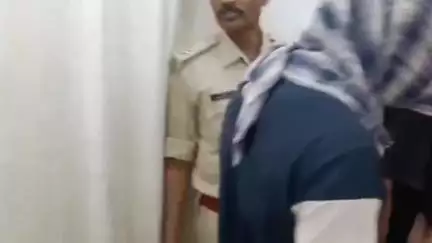 कांके: सुखदेवनगर थाना क्षेत्र से ब्राउन शुगर के साथ एक महिला सहित चार आरोपी गिरफ्तार, एक नाबालिग भी पकड़ा गया