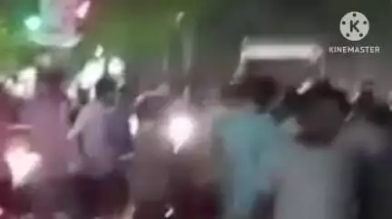 বোকাখাত: বোকাখাট নগৰৰ মাজমজিয়াত ই-ৰিস্কা আৰু  বাইকৰ মাজত মুখা মুখি সংঘৰ্ষ,কথমপি প্ৰাণ ৰক্ষা মহিলা সহ তিনি জন লোক