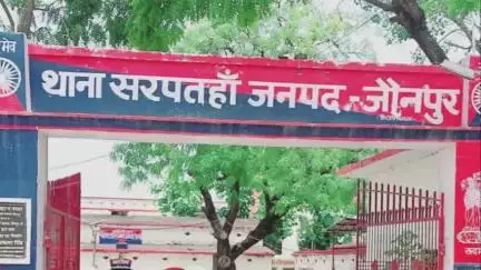 शाहगंज: नरवारी गाँव में आम के पेड़ से लटका मिला युवक का शव