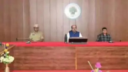 मस्तुरी: राज्यपाल एवं कुलाधिपति श्री रमेन डेका ने आज अटल बिहारी बाजपेयी विश्वविद्यालय बिलासपुर का आकस्मिक निरीक्षण किया