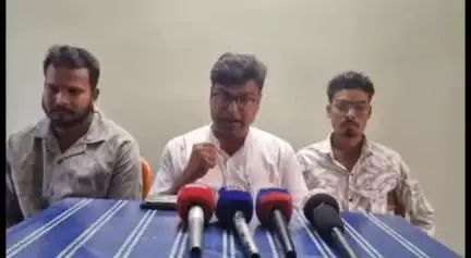 চেঙা: বিভিন্ন ঠাইৰ সংখ্যালঘু সকলৰ কৰা উচ্ছেদক লৈ চেঙাত মুছলিম ছাত্ৰ সন্থাৰ সংবাদমেল