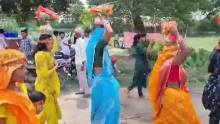 जलालगढ़: जलालगढ़ सीमा गांव में ग्रामीणों ने निकाली कलश शोभा यात्रा