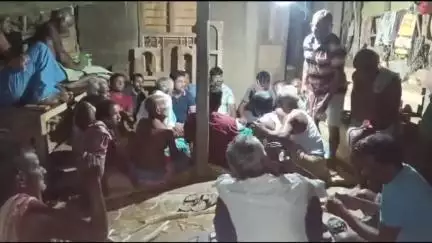 গোপীবল্লভপুর ২: ২১ শে জুলাই ধর্মতলায় সমাবেশ সফল করতে পেটবিন্ধি গ্রামে প্রস্তুতি সভা করল পেটবিন্ধি অঞ্চল তৃণমূল,উপস্থিত অঞ্চল সভাপতি