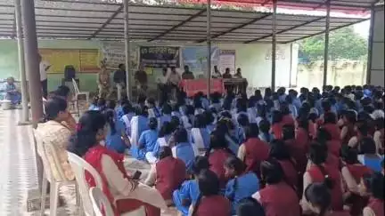 ରେଢାଖୋଲ: ସଦର ବନାଞ୍ଚଳ ଅଧିକାରୀଙ୍କ କାର୍ଯ୍ୟାଳୟ ପକ୍ଷରୁ ଯୁଯୋମୁରା ଉଚ୍ଚ ବିଦ୍ୟାଳୟ ପରିସରରେ ରେ ବନ ମହୋତ୍ସବ ଅନୁଷ୍ଠିତ