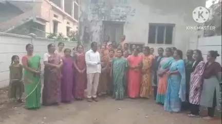 కొత్తగూడెం: కమ్యూనిటీ హాల్ నిర్మాణానికి అన్ని విధాలుగా సహకరిస్తాం: కొత్తగూడెం కార్పొరేషన్ కమిషనర్ సుజాత