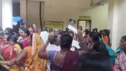 गुरुआ: प्रखंड कार्यालय में मुख्यमंत्री नीतीश कुमार का वर्चुअल संवाद, वृद्धा एवं दिव्यांग पेंशन में वृद्धि की जानकारी दी