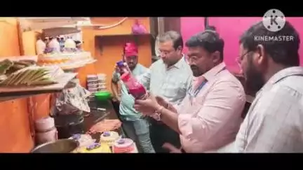 కొత్తగూడెం: లైసెన్స్ లేకుండా ఎవరు ఆహార వ్యాపారాలు నిర్వహించకూడదు:జిల్లా ఫుడ్ సేఫ్టీ అధికారి మధు వరుణ్