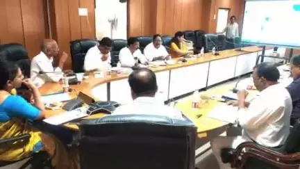 రాప్తాడు: శ్రీకృష్ణదేవరాల విశ్వవిద్యాలయంలో పాలక మండలి సభ్యులు ఎస్ కే  యూనివర్సిటీ బడ్జెట్ పై చర్చించి ఆమోదం తెలిపారు