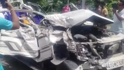 বংশীহারী: বুনিয়াদপুরের নলপুকুরে ৫১২ নম্বর জাতীয় সড়কে বুলেরো ও ট্রাকের মুখোমুখি সংঘর্ষ, মৃত্যু বুলেরো চালকের