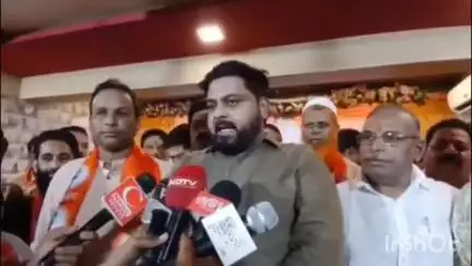 कल्याण: डोंबिवली मध्ये शिंदे गटाला मोठा धक्का, दोनशेहून अधिक पदाधिकाऱ्यांचा ठाकरे गटात प्रवेश