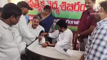 సత్తుపల్లి: సత్తుపల్లి పట్టణంలో ఎమ్మెల్యే మట్టా రాగమయి ఆధ్వర్యంలో ఉచిత వైద్య శిబిరం