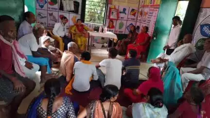 डोभी: पचरतन पंचायत के वार्ड 11 में आशा पद के लिए ग्रामीणों की मौजूदगी में हुई आमसभा