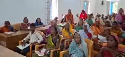 चौसा: चौसा प्रखंड मुख्यालय सहित 58 चयनित स्थलों पर सामाजिक सुरक्षा पेंशन योजनाओं की जानकारी दी गई
