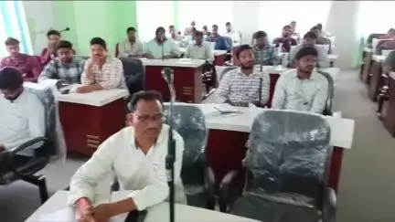జంగారెడ్డిగూడెంలో బీఎల్‌ఓలకు ఢిల్లీలో తర్ఫీదు పొందిన మాస్టర్‌ ట్రైనర్‌తో శిక్షణ