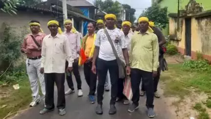 আউশগ্রাম ১: আদিবাসীদের একাধিক সুবিধা অসুবিধা নিয়ে আউশগ্রাম থানায় প্রতিনিধিমূলক স্মারকলিপি দিল ভারত জাকাত মাঝি পারগানা মহল