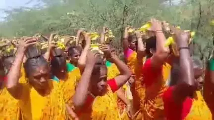 தேவகோட்டை: நெடோடை கிராமத்தில்சுதந்திரப் போராட்ட வீரருக்கு பால்குடம் எடுத்து வழிபாடு