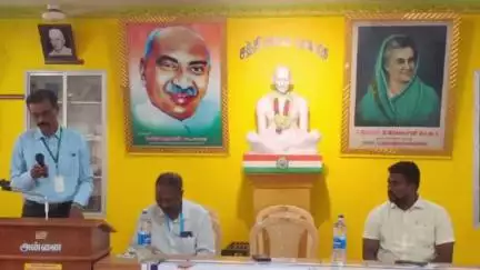 கோவில்பட்டி: காந்தி மண்டபத்தில் சோலார் வீடுகள் வணிக நிறுவனங்களில் அமைப்பது தொடர்பாக சிறப்பு கூட்டம்