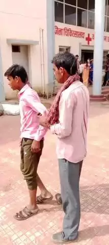 सहसपुर लोहारा: ग्राम नेवारी गुड़ा में एक युवक को जहरीले सांप ने काटा, युवक को जिला अस्पताल कवर्धा में भर्ती कराया गया