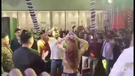 রাজারহাট: মাথায় মদের গ্লাস তাঁর সঙ্গে চটুল হিন্দি গানে নাচে মত্ত কামারহাটির ছাত্র নেতার ভিডিও ভাইরাল