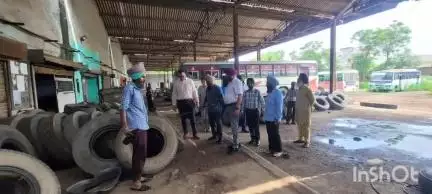 ਤਰਨਤਾਰਨ: ਸਿਹਤ ਕਰਮੀਆਂ ਵੱਲੋਂ ਪੰਜਾਬ ਰੋਡਵੇਜ਼ ਦੇ ਤਰਨ ਤਾਰਨ ਡਿਪੂ ਵਿਖ਼ੇ ਜਾ ਕੇ ਡੇਂਗੂ ਵਿਰੁੱਧ ਜਾਗਰੂਕਤਾ ਫੈਲਾਈ