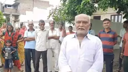 લીંબડી: લીંબડી શહેરમા પાવર હાઉસ રોડ પર સેવા મંડળ જૈન કોલોની છેલ્લા એક સપ્તાહથી પાણીમાં ગરકાવ લોકો પરેશાન #Jansamasya