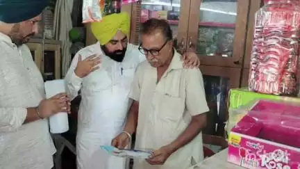 ਤਰਨਤਾਰਨ: ਤਰਨ ਤਰਨ ਚ ਸਿਆਸਤ ਤੇਜ਼ ,, ਅੰਗਦਦੀਪ ਸਿੰਘ ਸੋਹਲ ਲੋਕਾਂ ਨਾਲ ਮੀਟਿੰਗਾਂ ਕਰ ਆਮ ਆਦਮੀ ਪਾਰਟੀ ਦੀਆਂ ਨੀਤੀਆਂ ਬਾਰੇ ਕਰ ਰਹੇ ਹਨ ਜਾਗਰੂਕ