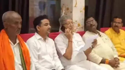 बीकापुर: हैदरगंज व्यापार मंडल का प्रतिनिधि मंडल विद्युत समस्या को लेकर विधायक, मुख्य अभियंता व मुख्य अधिशासी अभियंता से मिला