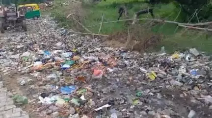 शाहाबाद: लक्खी बाग शिवमंदिर को जाने वाली रोड किनारे बदबू ही बदबू  कावड़ यात्रियों को होगी  यहां भारी  परेशानी #jansamasya