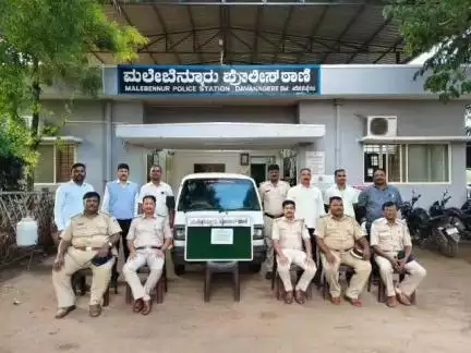 ಹರಿಹರ: ಕೊಕ್ಕನೂರಿನ ಬೇಕರಿಯಲ್ಲಿ ಕೆಲಸ ಮಾಡುತ್ತ ಓಮಿನಿ ವ್ಯಾನ್ ಎಗರಿಸಿ ಪೊಲೀಸರ ಅತಿಥಿಯಾದ ಭೂಪ!