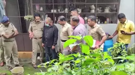 സുൽത്താൻബത്തേരി: ഹേമചന്ദ്രൻ കൊലപാതകം, പ്രതി നൗഷാദിനെ തെളിവെടുപ്പിനായി ബീനാച്ചി കൈവട്ടമൂലയിലെ വീട്ടിലെത്തിച്ചു