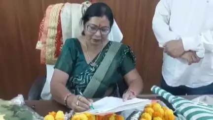 सक्ति जिले की नई जिला शिक्षा अधिकारी कुमुदिनी वाघ द्वीवेदी ने संभाला पदभार, दी गई बधाई