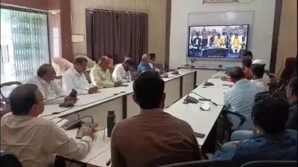 बुरहानपुर: प्रधानमंत्री आवास योजना: बुरहानपुर-शाहपुर के हितग्राहियों का गृह प्रवेश, मुख्यमंत्री का लाइव कार्यालय देखा