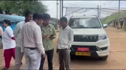 ପଟ୍ଟାଙ୍ଗୀ: କୋଟିଆରେ ପୁଣି ଅନୁପ୍ରବେଶ କରି ସ୍ବାସ୍ଥ୍ୟ ସେବା ଯୋଗାଇଲା ଆନ୍ଧ୍ର ଓଡ଼ିଶା ତହସିଲ କାର୍ଯ୍ୟାଳୟ ପକ୍ଷରୁ କରାଗଲା ତାଗିତ