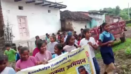 कौशल्या ह्यूमैनिटी फाऊंडेशन ( KHF NGO ) संगठन द्वारा शासकीय प्राथमिक विद्यालय सुनवारी तहसील पवई जिला पन्ना में शिक्षा जागरूकता अभियान रैली निकाली गई - संस्थापक अध्यक्ष अर्चना सिंगरौल