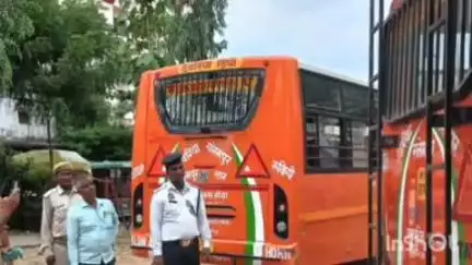भाटपार रानी: सड़कों पर मार-पीट की घटनाओं के रोकथाम के लिए यातायात पुलिस ने देवरिया शहर में चलाया अभियान