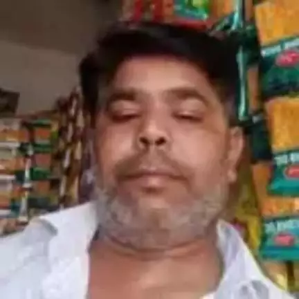 चुनार: अदलहाट क्षेत्र में ट्रेन की चपेट में आने से व्यापारी की मौत, परिवार में मचा कोहराम