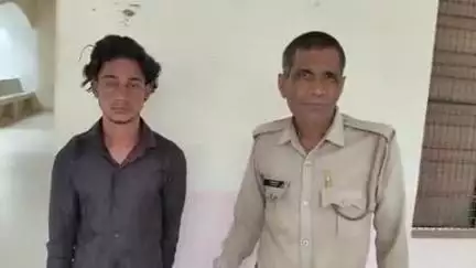 कोतवाली क्षेत्र के ग्राम नयागांव में पड़ोसी के साथ झगड़ा कर रहे युवक को पुलिस ने किया गिरफ्तार