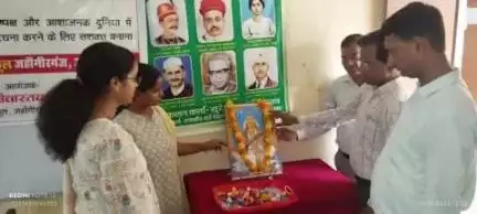 आलापुर: विश्व जनसंख्या दिवस पर राजकीय हाईस्कूल जहांगीरगंज में आयोजित क्विज प्रतियोगिता के विजेताओं को किया गया पुरस्कृत