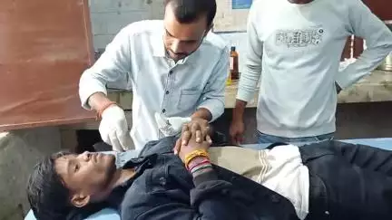बोआरीजोर: ललमटिया क्षेत्र में टेम्पू पर चढ़ते समय युवक गिरकर घायल, चेहरे पर आई चोट