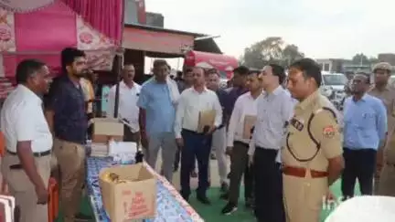 सिकंदराराऊ: जिलाधिकारी व पुलिस अधीक्षक ने सिकंदरा राऊ और हसायन के कावर शिविरों का किया निरीक्षण, दिए निर्देश