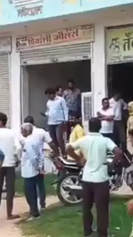 चौमूं: चौमूं के भोजलावा इलाके में 30-40 लोगों ने तीन-चार गाड़ियों में सवार होकर एक परिवार पर घर में घुसकर किया हमला और मारपीट