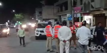 उत्तर सोलापूर: कन्ना चौक,अक्कलकोट रोडसह शहरात रात्री उशीरा पर्यंत विनाकारण रस्त्यावर फिरणार्‍यावर कारवाई;पोलीसांची माहिती