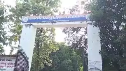 शोहरतगढ़: प्राथमिक विद्यालय घरूआर में हुई चोरी की घटना, प्रधानाध्यापक ने थाने में दी तहरीर