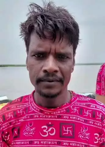 कोलारस: आगरा में टैम्पो ने शिवपुरी जिले के कावड़ियों को मारी टक्कर, एक दर्जन घायल, उपचार जारी