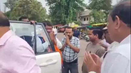 ସମ୍ବଲପୁର ମ୍ୟୁନିସିପାଲଟି: ମାଁ ସମଲେଶ୍ୱରୀଙ୍କ ଦର୍ଶନ କଲେ କେନ୍ଦ୍ରମନ୍ତ୍ରୀ ଜୁଏଲ ଓରାମ