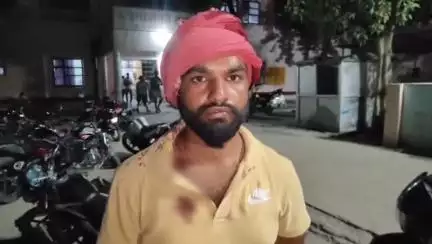 मऊ: लोहा टीकर गांव में प्रधान पर पिटाई का आरोप, पीड़ित ने विकास कार्यों की जांच कराई थी