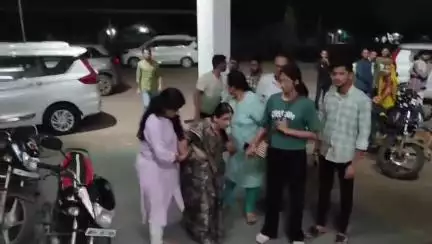 खरगौन: गुजरी घाट में लूटपाट: नकाबपोशों ने खरगोन के कार सवार परिवार पर हमला कर ₹10 लाख लूटे