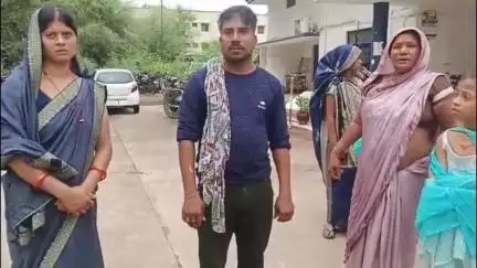 हनुमान नगर नई बस्ती में घरेलू विवाद में पिता ने पत्नी, बेटे व बहू को जलती लकड़ी से दागा, थाने में रिपोर्ट