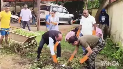 जगदलपुर: नगर निगम कार्यालय में स्वच्छता कार्यक्रम का आयोजन, निगम आयुक्त, महापौर सहित अन्य जनप्रतिनिधि हुए शामिल