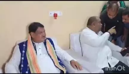 ରେଙ୍ଗାଲି: ସମ୍ବଲପୁରରେ କେନ୍ଦ୍ର ଆଦିବାସୀ କଲ୍ୟାଣ ମନ୍ତ୍ରୀ ଜୁଏଲ ଓରାମଙ୍କୁ ସାକ୍ଷାତ କଲେ ରେଙ୍ଗାଲିର ପୂର୍ବତନ ବିଧାୟକ ନାଉରି ନାୟକ